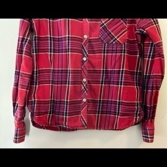 Women’s Flannel American Outfitters button down size Small pink, red & blue - Picture 3 of 8